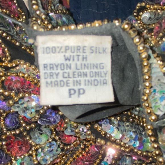 Sequin cocktail dress with embellishments - Picture 5 of 8